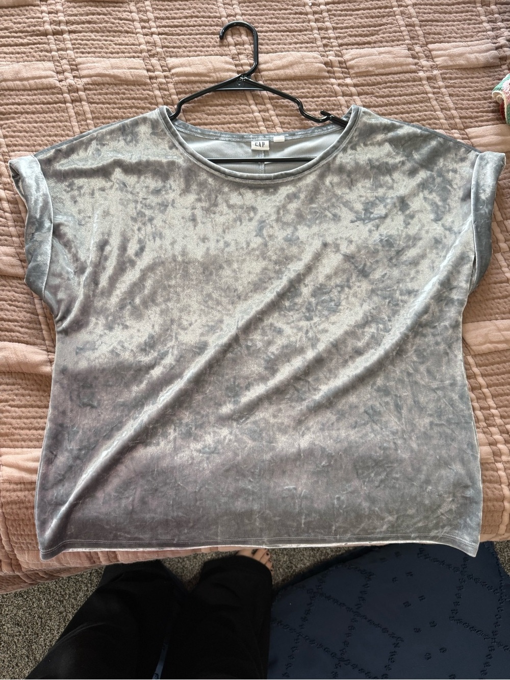 GAP Crushed Velvet Short Sleeve Tee in Silver Gray